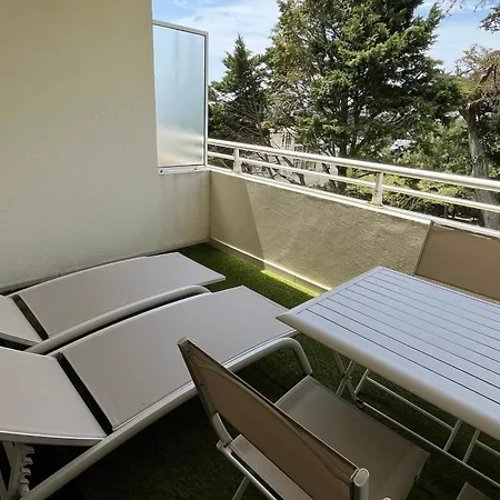 Daire With Balcony And Pool In La Baule